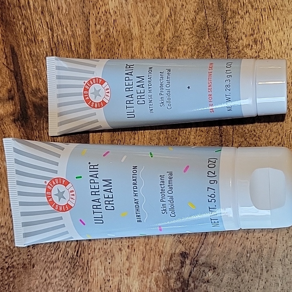 First Aid Beauty Bundle - Picture 2 of 9